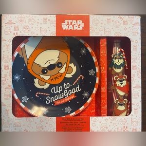 NIB Disney Parks Star Wars Santa Claus Christmas Ewok cookie plate and glass set